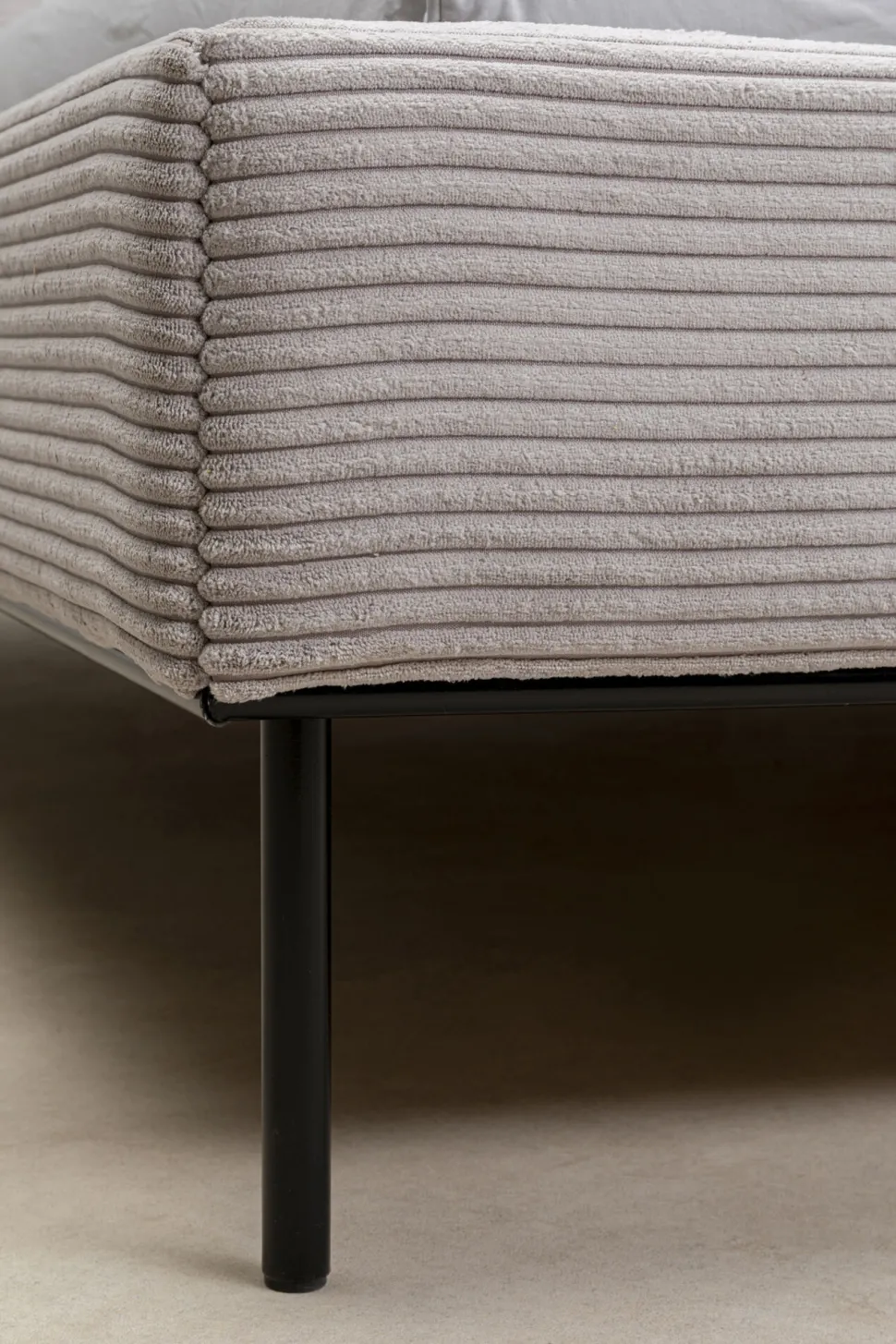 Bett East Side Cord Grau 160x200cm