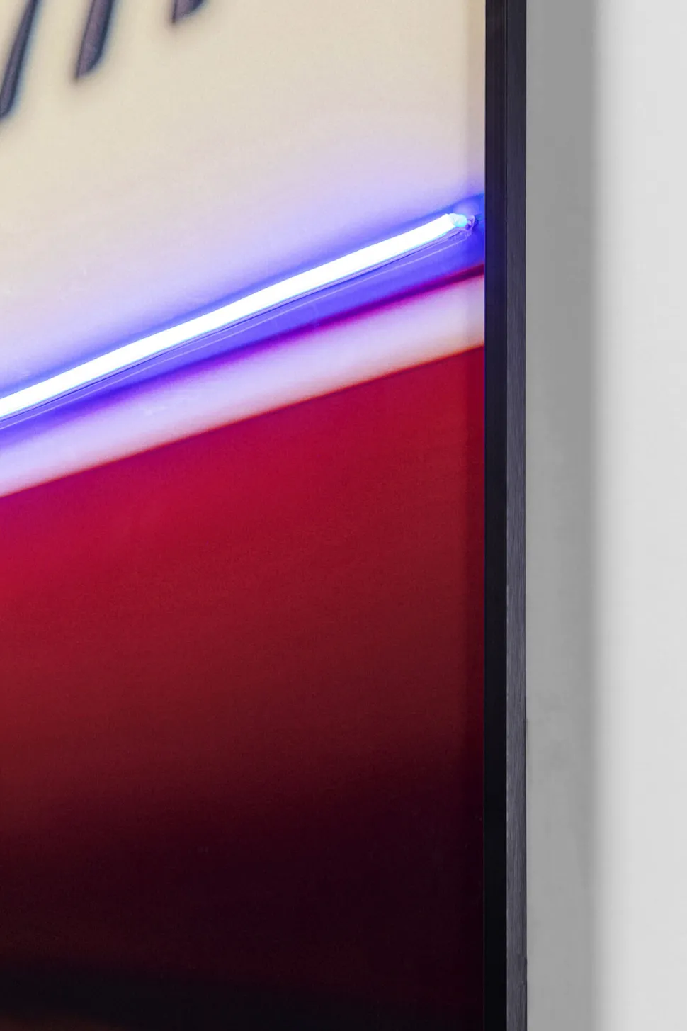 Gerahmtes Bild LED Jetset Pose Lady 120x80cm