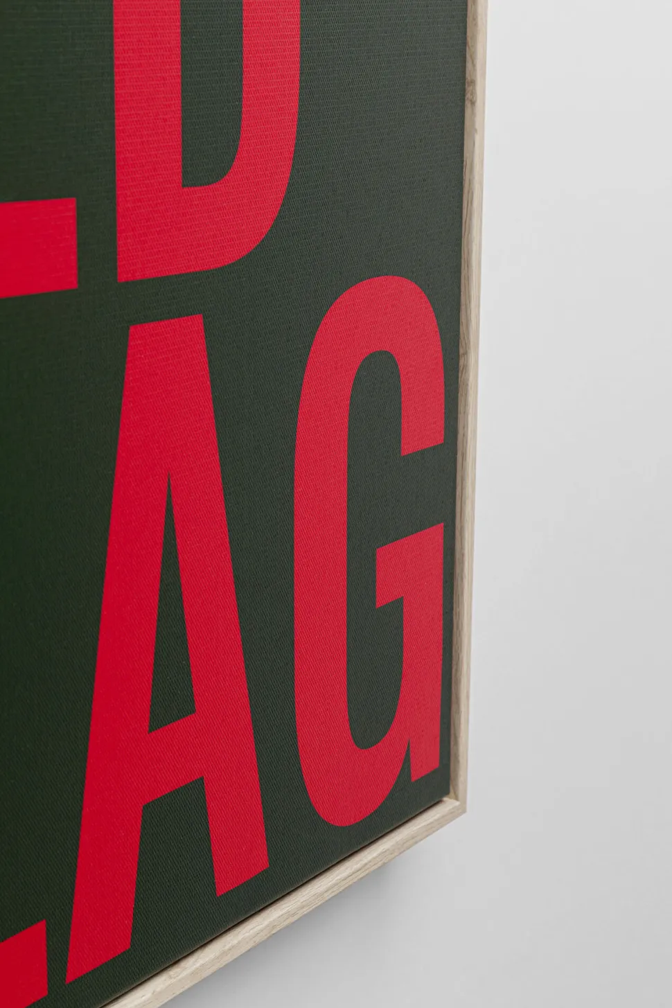 Gerahmtes Bild Red Flag 40x60cm