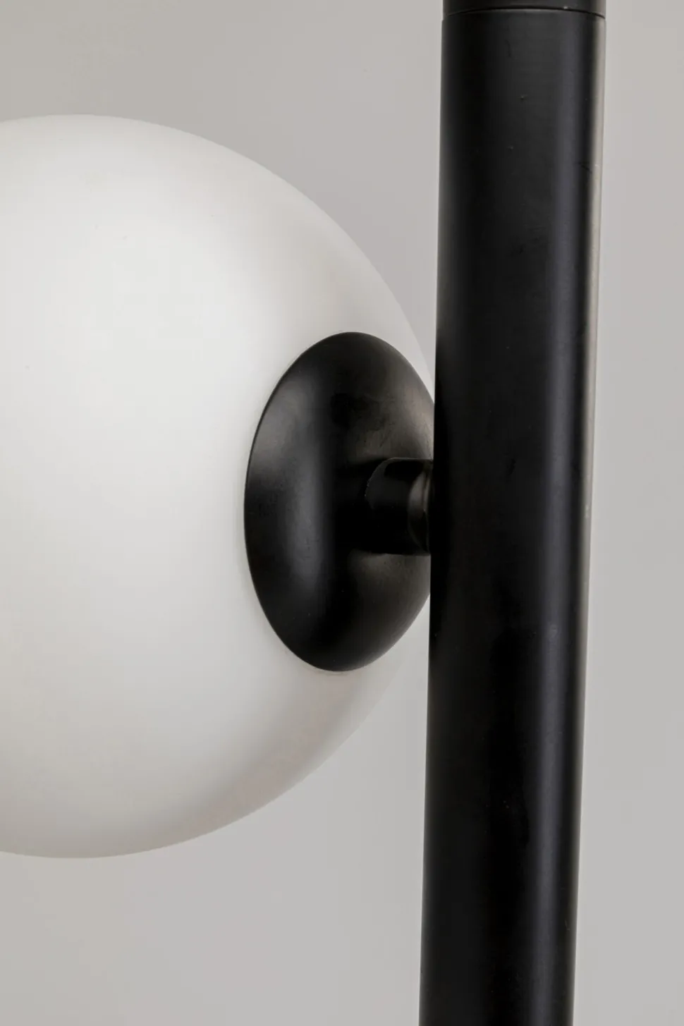 Stehleuchte Scala Balls Milky Schwarz 160cm