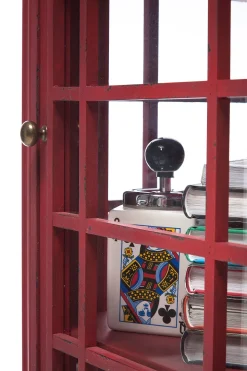 Vitrine London Telephone